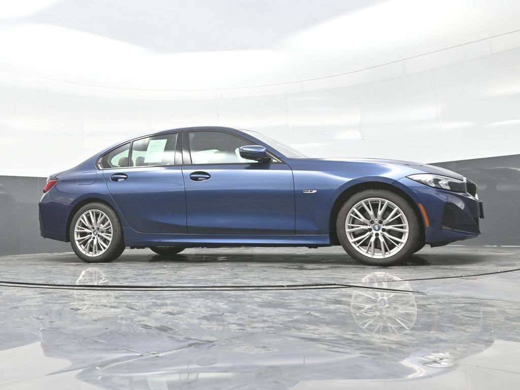 Used 2023 BMW 330e xDrive w/ Premium Package AWD/4WD image 32
