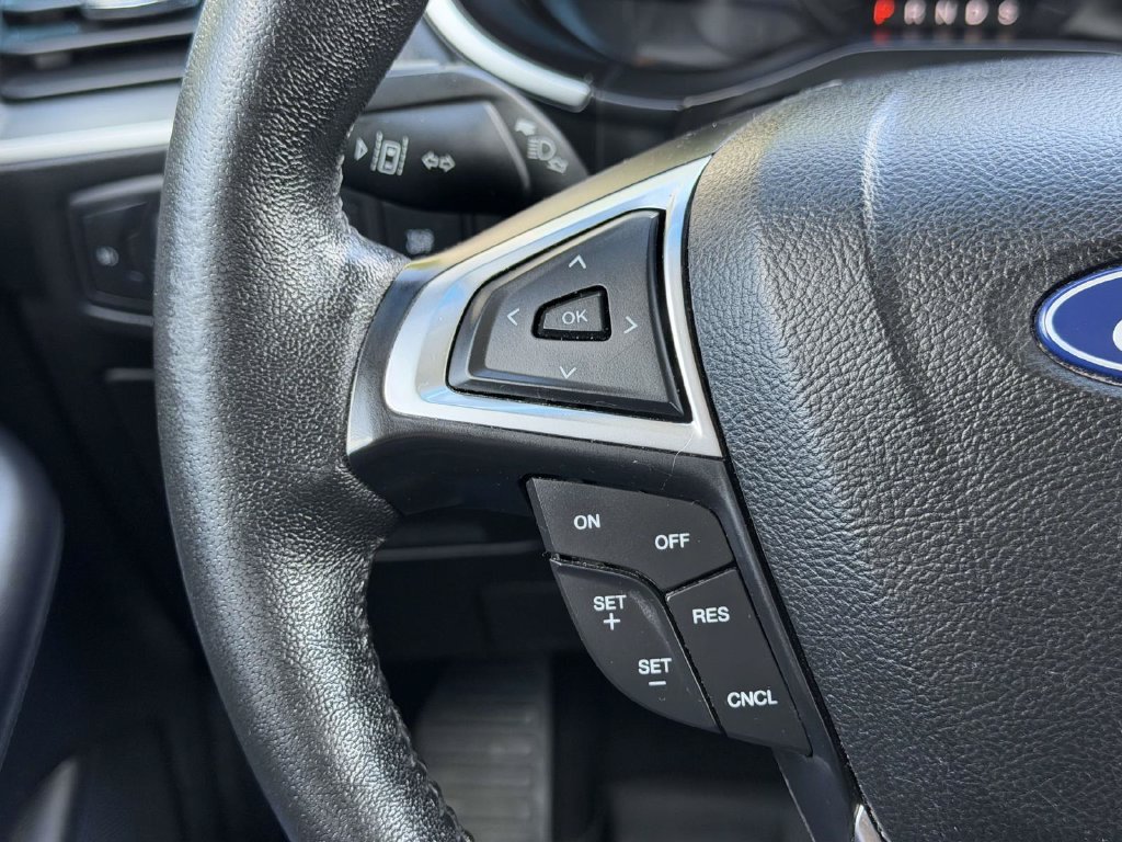 Used 2019 Ford Edge SEL w/ Equipment Group 201A FWD image 9