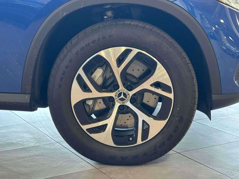 Used 2025 Mercedes-Benz GLC 350e 4MATIC image 6