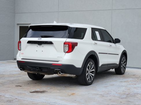 Used 2022 Ford Explorer ST-Line w/ Class IV Trailer Tow Package AWD/4WD image 8