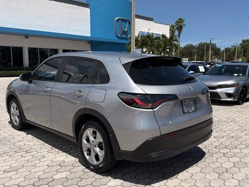 Used 2025 Honda HR-V LX image 9