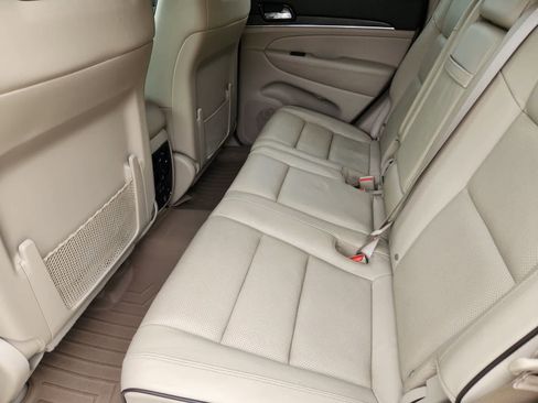 Used 2021 Jeep Grand Cherokee Overland AWD/4WD image 29