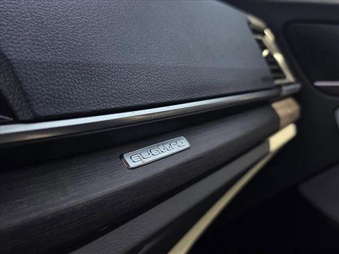 Used 2023 Audi Q5 2.0T Premium w/ Convenience Package image 20