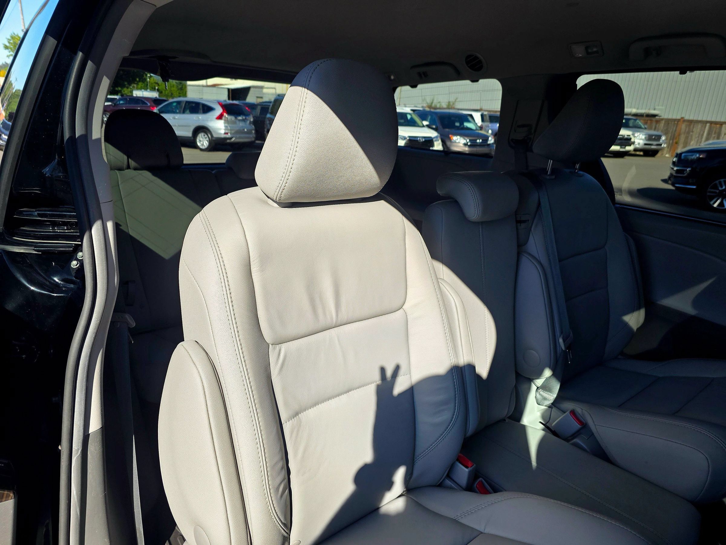 Used 2017 Toyota Sienna XLE w/ XLE Navigation Package FWD image 56