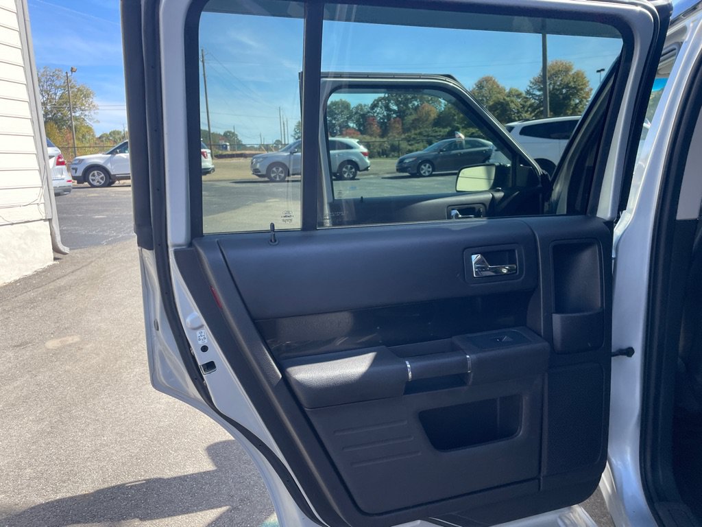 Used 2011 Ford Flex Titanium AWD/4WD image 17