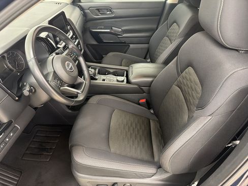 Used 2025 Nissan Pathfinder SV AWD/4WD image 5