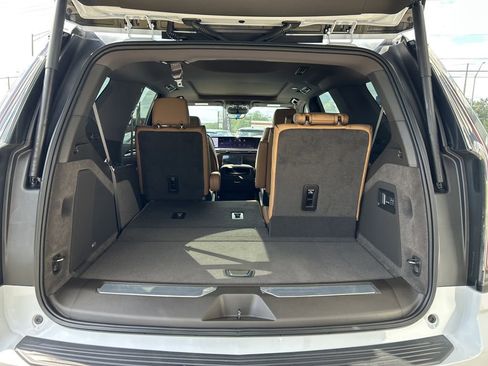 New 2026 Cadillac Escalade Luxury image 10