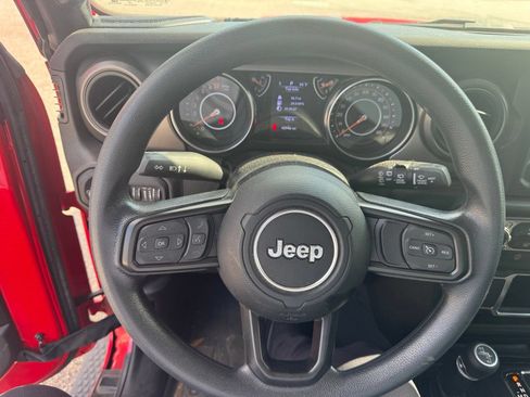 Used 2022 Jeep Wrangler Sport AWD/4WD image 10