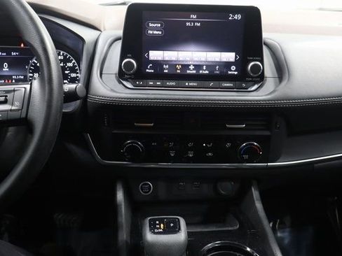 Used 2021 Nissan Rogue S image 21