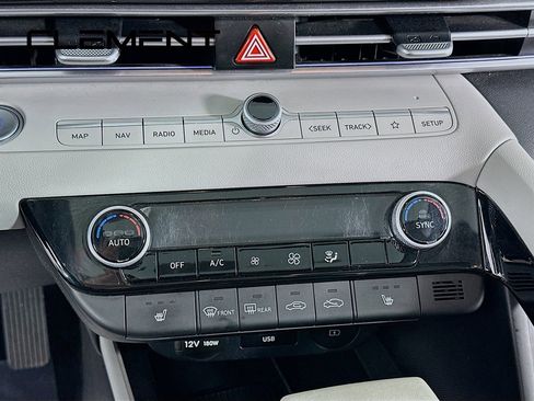 Used 2024 Hyundai Elantra Limited FWD image 22