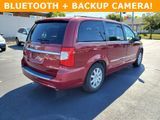 Used 2015 Chrysler Town & Country Touring image 4