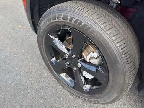 Used 2023 Jeep Grand Cherokee Altitude image 34