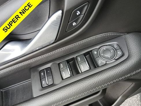 Used 2023 GMC Yukon Denali AWD/4WD image 32