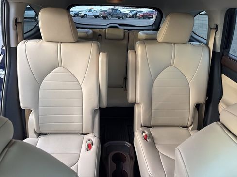 Used 2021 Toyota Highlander XLE image 23