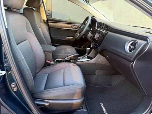 Used 2018 Toyota Corolla XLE image 18