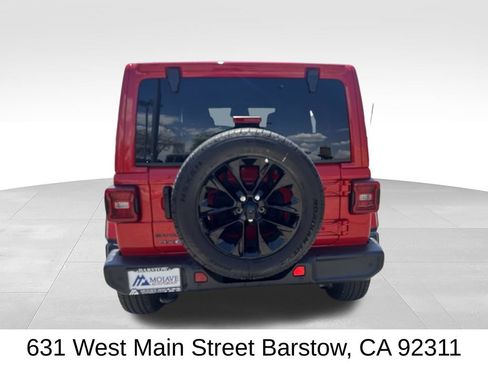 Used 2025 Jeep Wrangler Unlimited Sahara w/ Safety Group AWD/4WD image 5