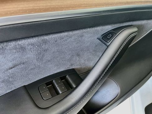 Used 2023 Tesla Model 3 Standard Range RWD image 17