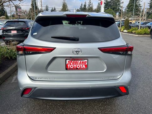 Used 2023 Toyota Highlander Limited image 7