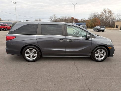 Used 2018 Honda Odyssey EX image 3
