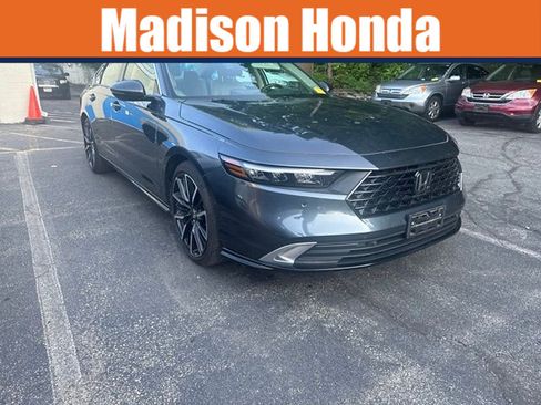 Used 2023 Honda Accord Touring image 1