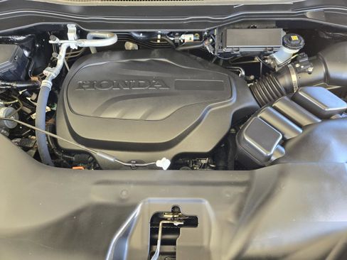 Certified 2023 Honda Ridgeline Sport image 33