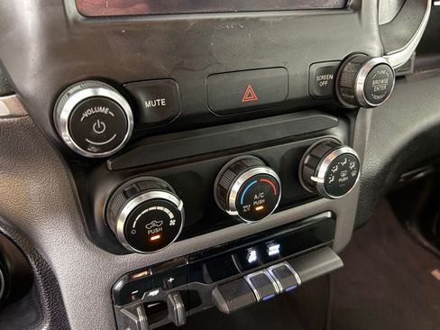 Used 2024 RAM 2500 Big Horn AWD/4WD image 30