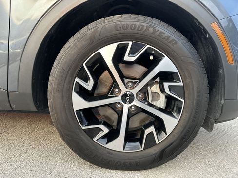 Certified 2023 Kia Sportage EX FWD image 18