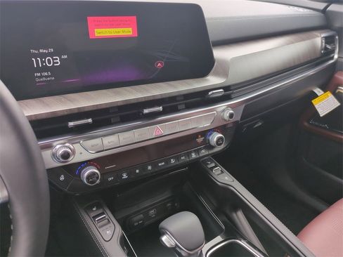 New 2025 Kia Telluride SX w/ SX Captain's Chair Package image 19