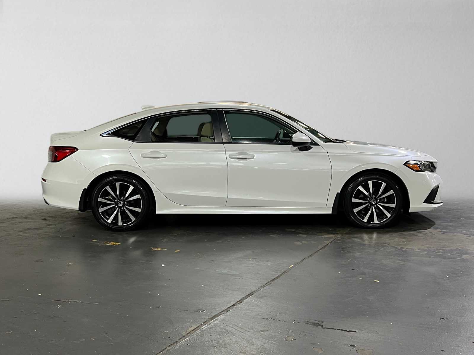 Used 2022 Honda Civic EX image 2