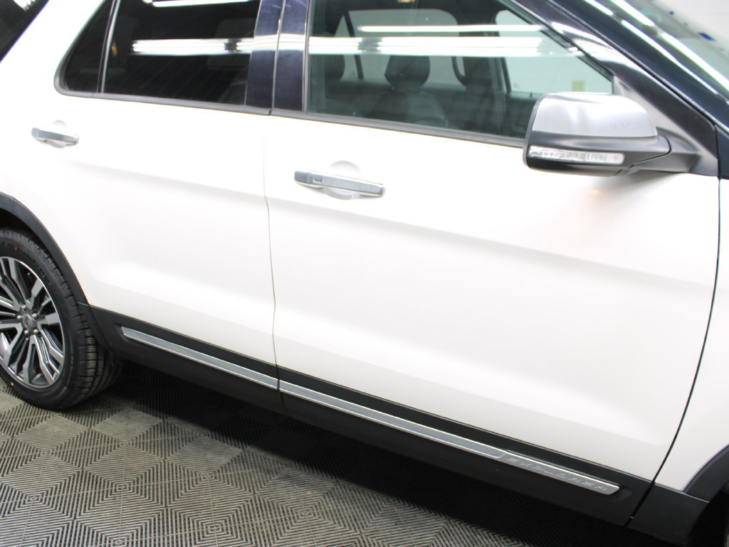 Used 2016 Ford Explorer Platinum AWD/4WD image 38
