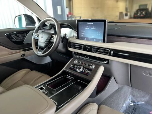 Used 2024 Lincoln Aviator Reserve w/ Equipment Group 201A AWD/4WD image 22