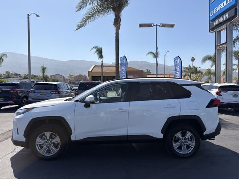 Used 2025 Toyota RAV4 XLE FWD image 5