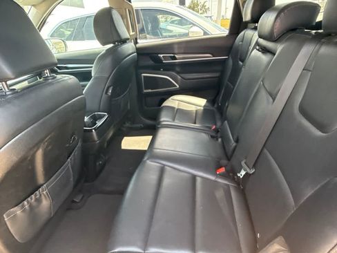 Used 2022 Kia Telluride LX AWD/4WD image 12