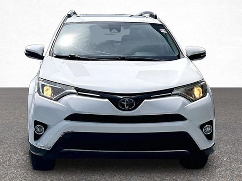 Certified 2018 Toyota RAV4 XLE FWD image 4