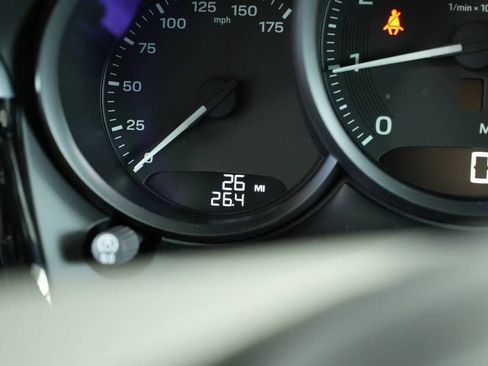 Certified 2025 Porsche Macan image 15