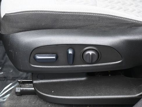 Used 2024 Chevrolet Equinox LS w/ LS Convenience Package FWD image 12