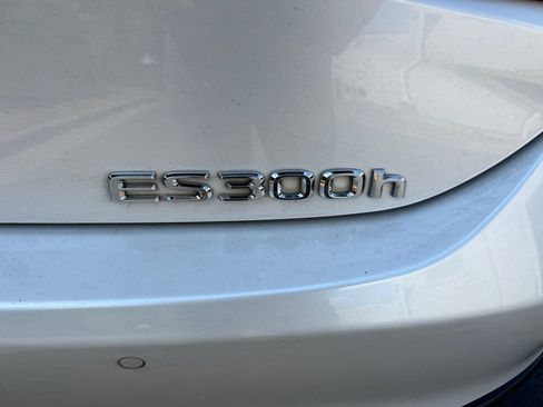 Used 2023 Lexus ES 300h w/ Premium Package FWD image 4