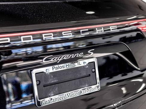 Used 2019 Porsche Cayenne S image 16
