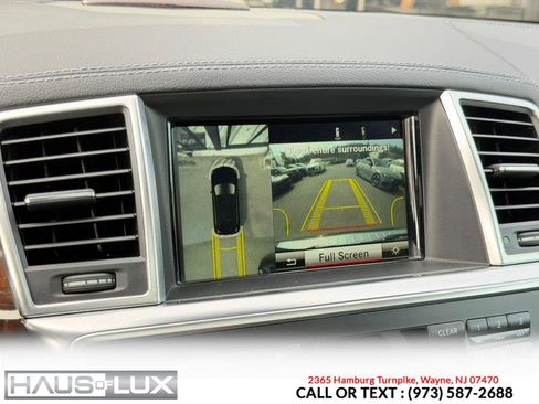 Used 2014 Mercedes-Benz GL 550 4MATIC w/ Driver Assistance Package image 34