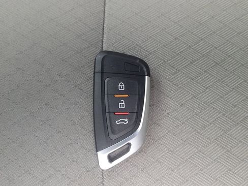 Used 2019 GMC Sierra 1500 SLE w/ SLE Value Package image 32