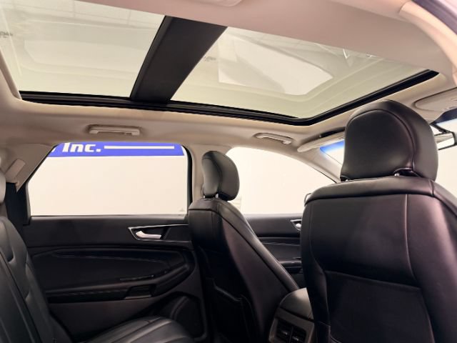 Used 2018 Ford Edge Titanium w/ Equipment Group 301A AWD/4WD image 28