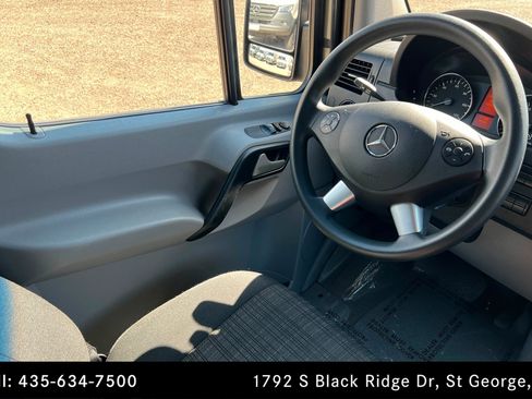 Used 2015 Mercedes-Benz Sprinter 2500 image 11
