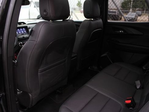 Used 2023 Chevrolet TrailBlazer RS w/ Sun and Liftgate Package FWD image 23