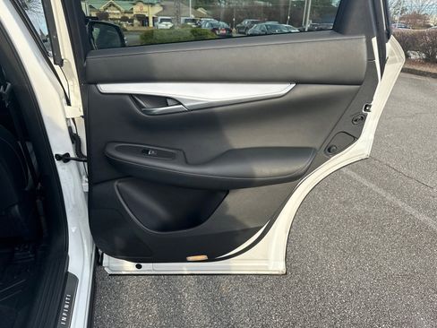 Used 2021 INFINITI QX50 Luxe image 16