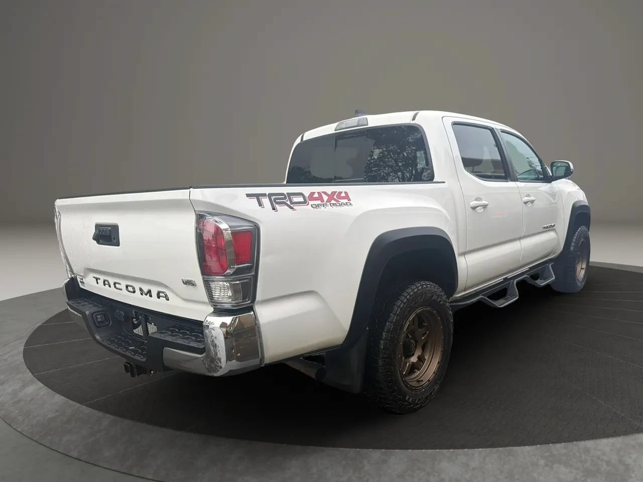 Used 2021 Toyota Tacoma TRD Off-Road AWD/4WD image 5