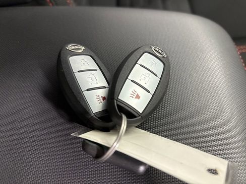 Used 2024 Nissan Frontier Pro-X image 42