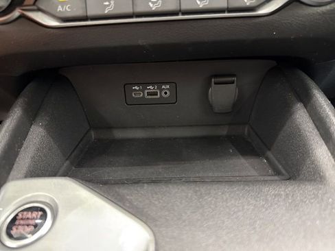 Used 2025 Nissan Altima 2.5 SV FWD image 28