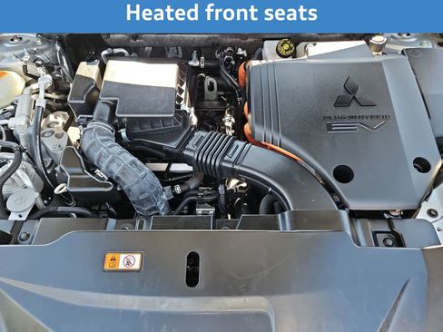 Used 2023 Mitsubishi Outlander SE image 16