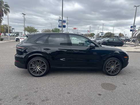 Used 2023 Porsche Cayenne S Platinum image 7