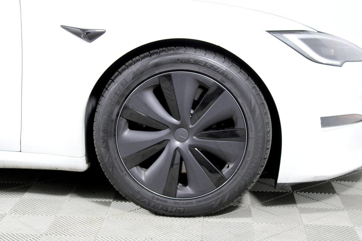 Used 2023 Tesla Model S Standard Range AWD/4WD image 34